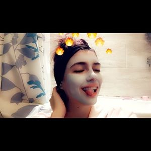 Meet your Posher, Denise